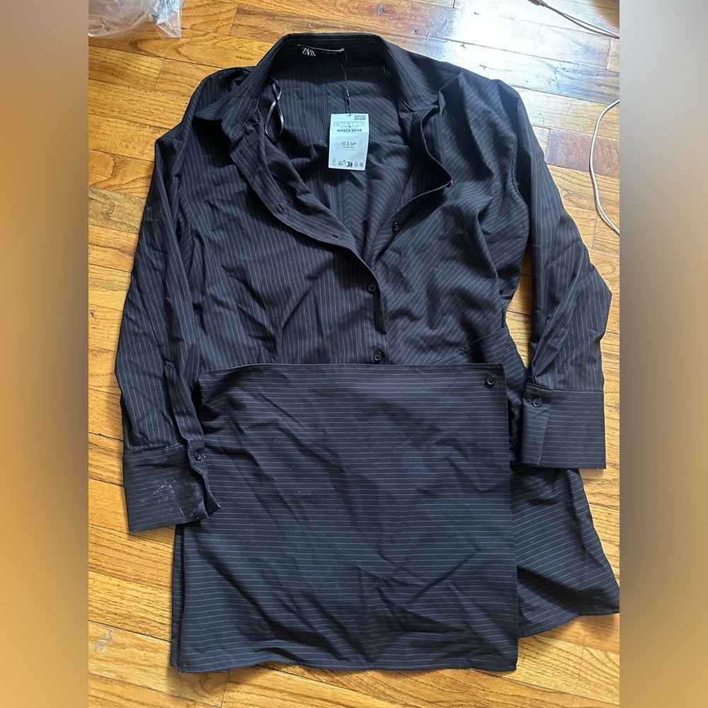 Zara Women’s Dark Pinstripe Button Down Dress